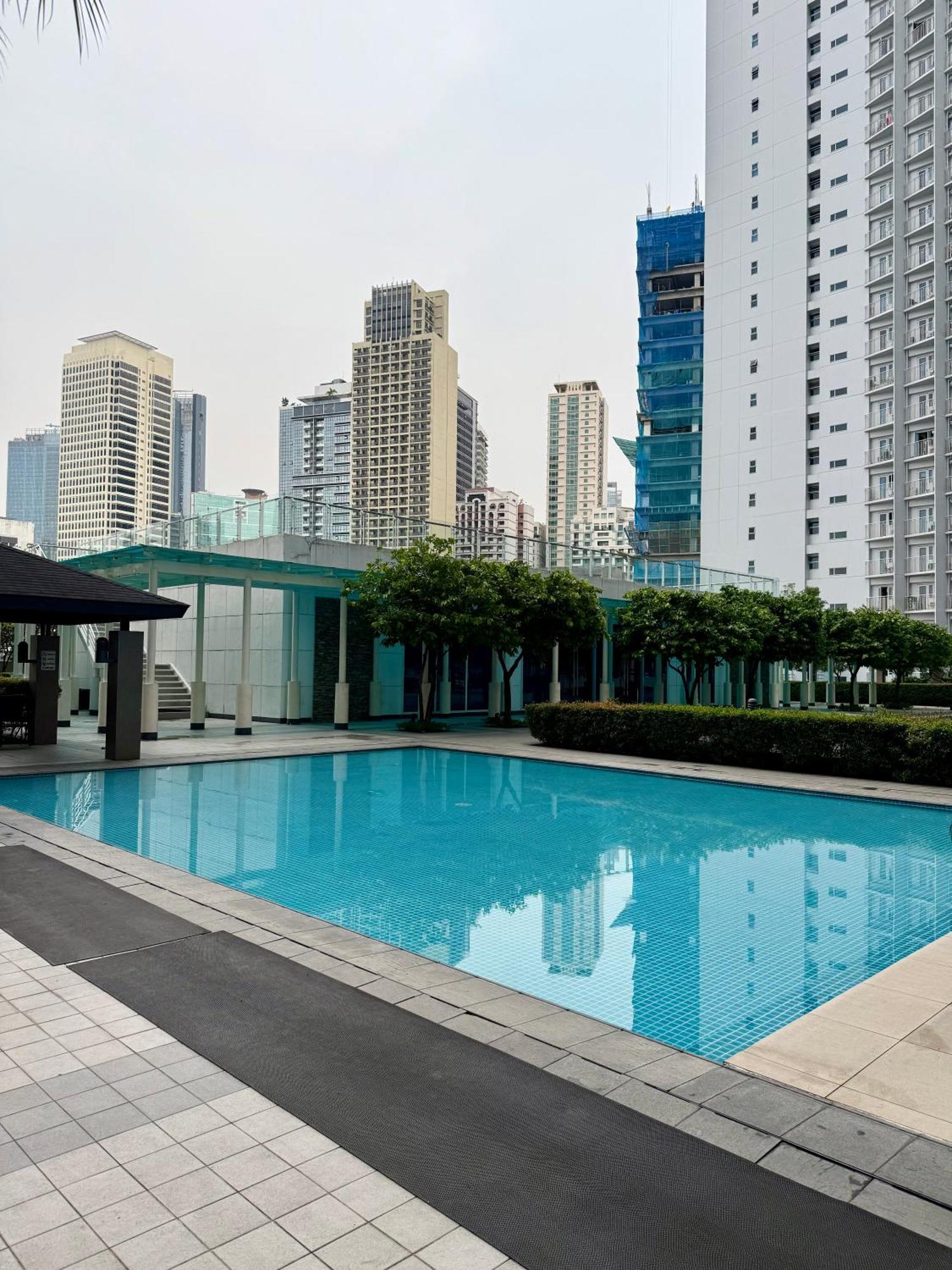 Serene Suite In Jazz Residences Makati City Exteriör bild