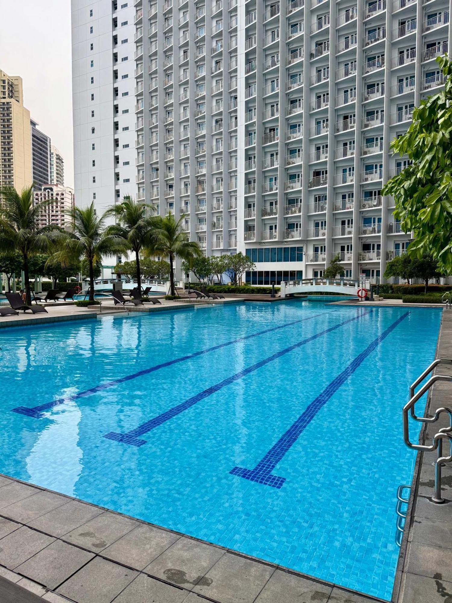 Serene Suite In Jazz Residences Makati City Exteriör bild