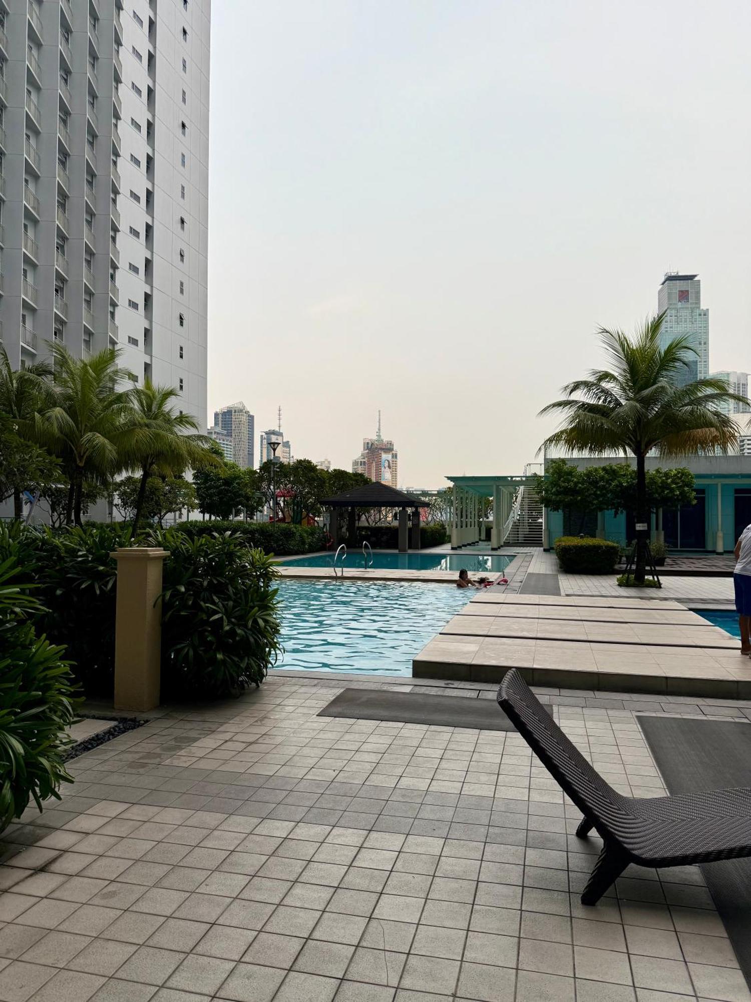 Serene Suite In Jazz Residences Makati City Exteriör bild