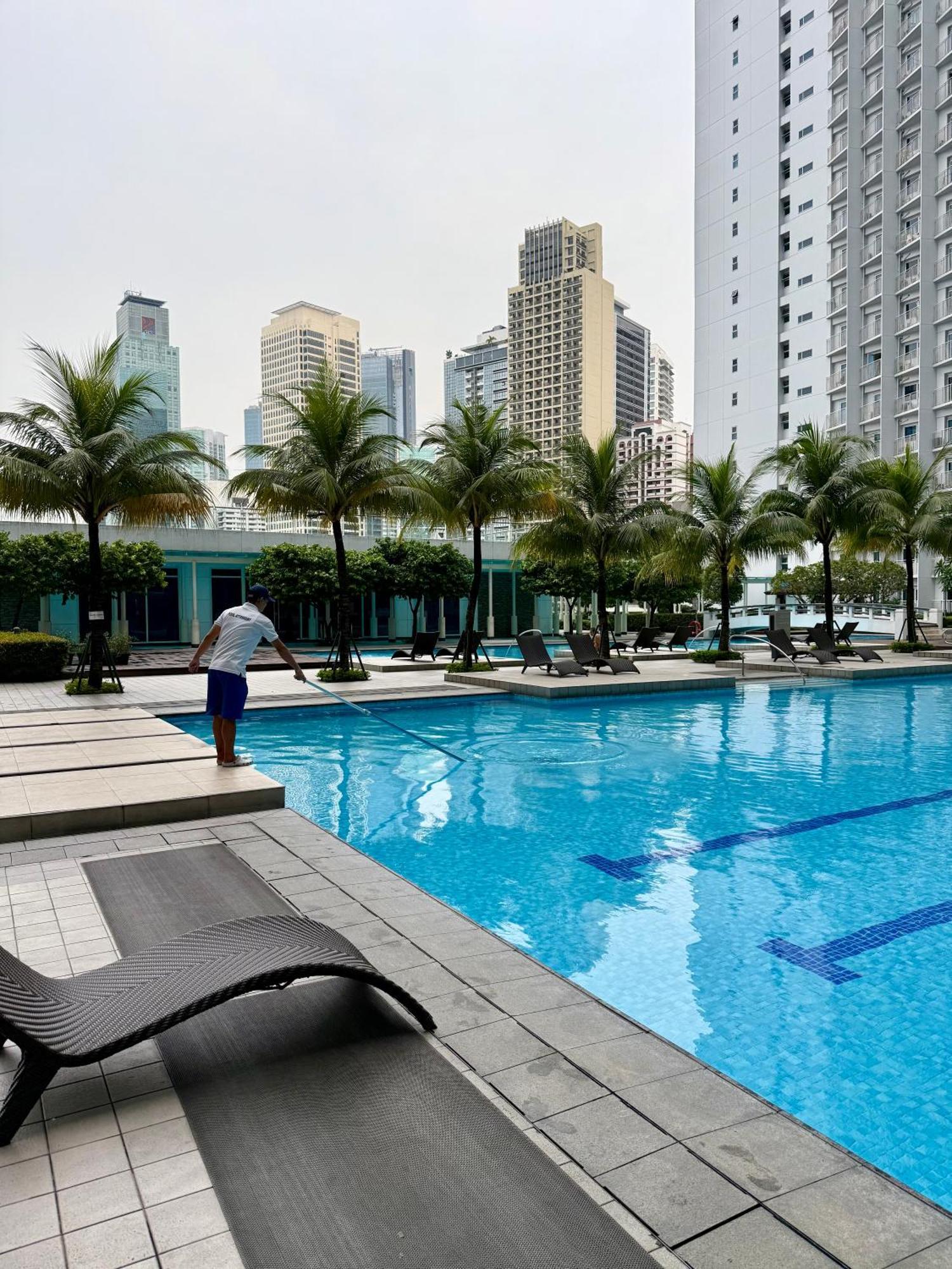 Serene Suite In Jazz Residences Makati City Exteriör bild